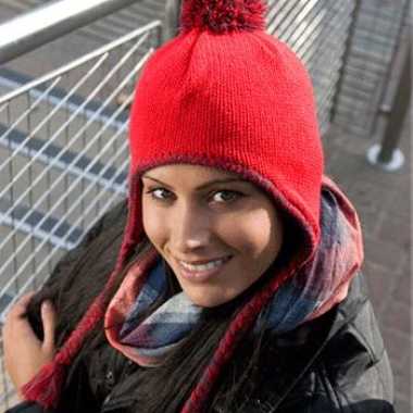 Rode Inca winter dames muts met touwtjes